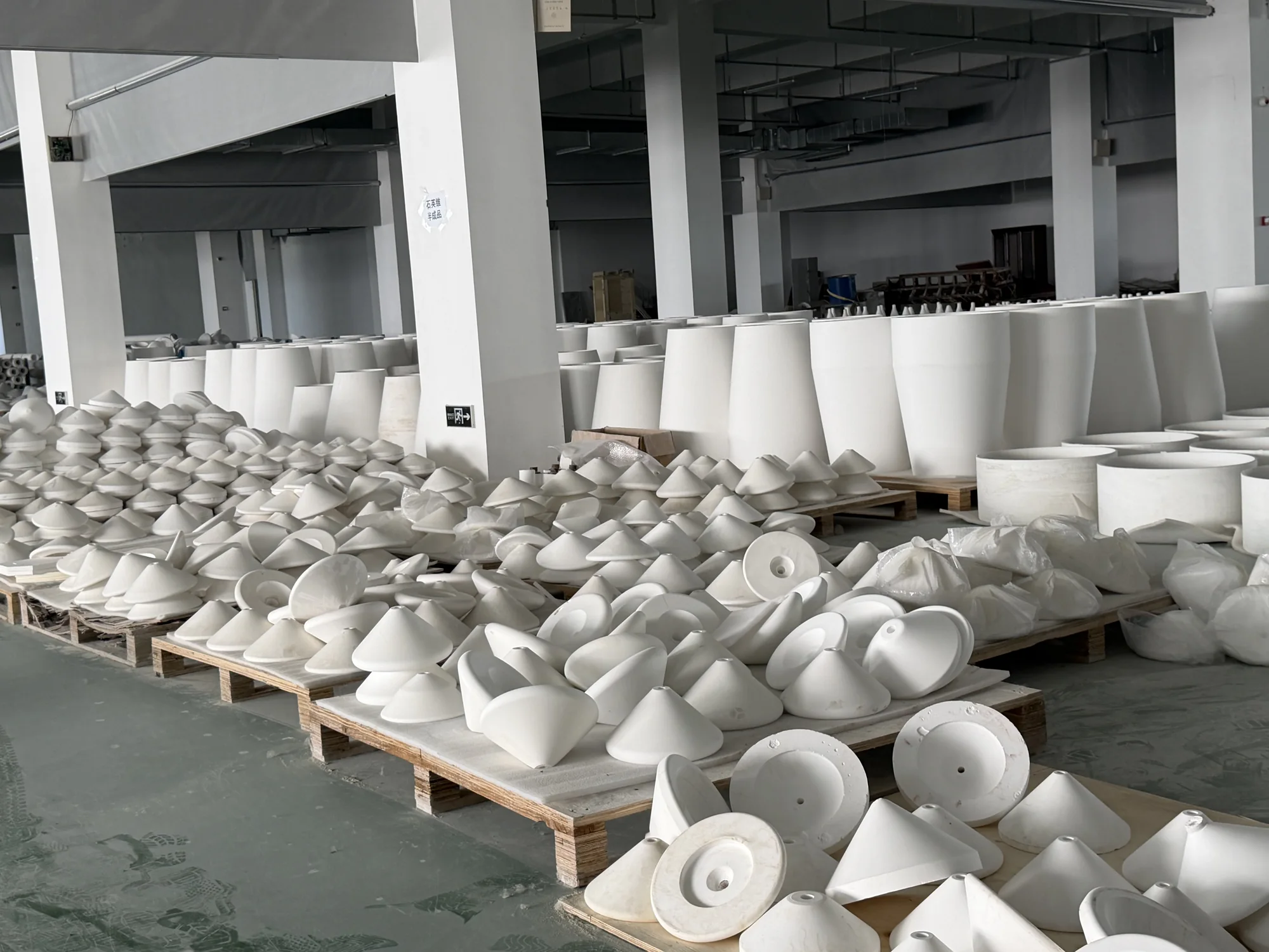 Finished fused silica and alumina ceramic components in the workshop